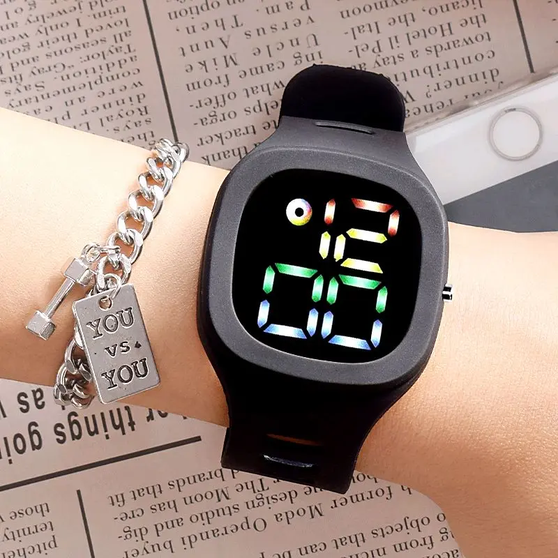 Promo! Jam Tangan Digital Wanita Pria Tahan Air Fashion Watch LED Tampilan Layar Besar Dengan Font Warna-warni