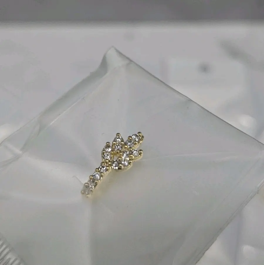 Premium stone design nose clips