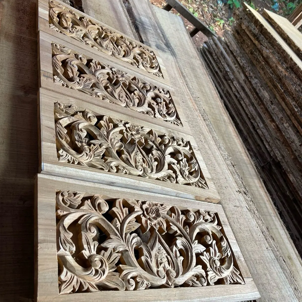 ukiran angin-angin / hiasan dinding 25cm x 50cm kayu jati