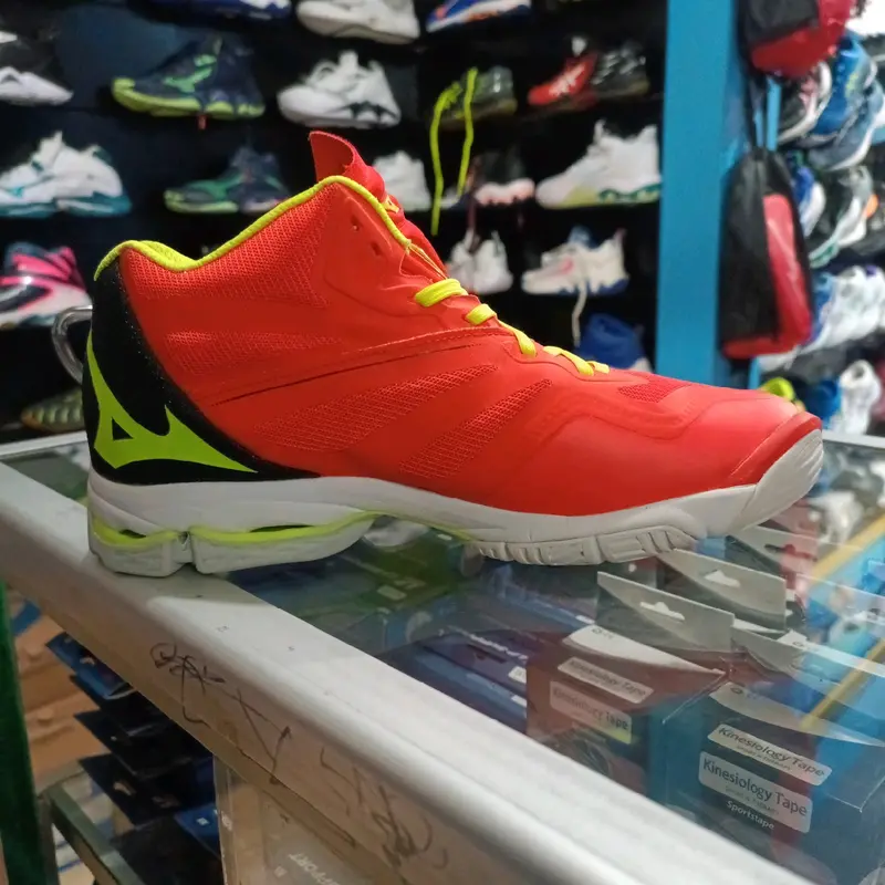 Sepatu Mizzuno wlz6 Mid Nyaman Sport untuk Gym dan Outdoor 1