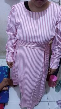 Product Review of LUXME 【ready stock】 Gaun Wanta Rok Panjang Lengan Panjang Lipatan Bergaris Warna Pink from Y**i 2
