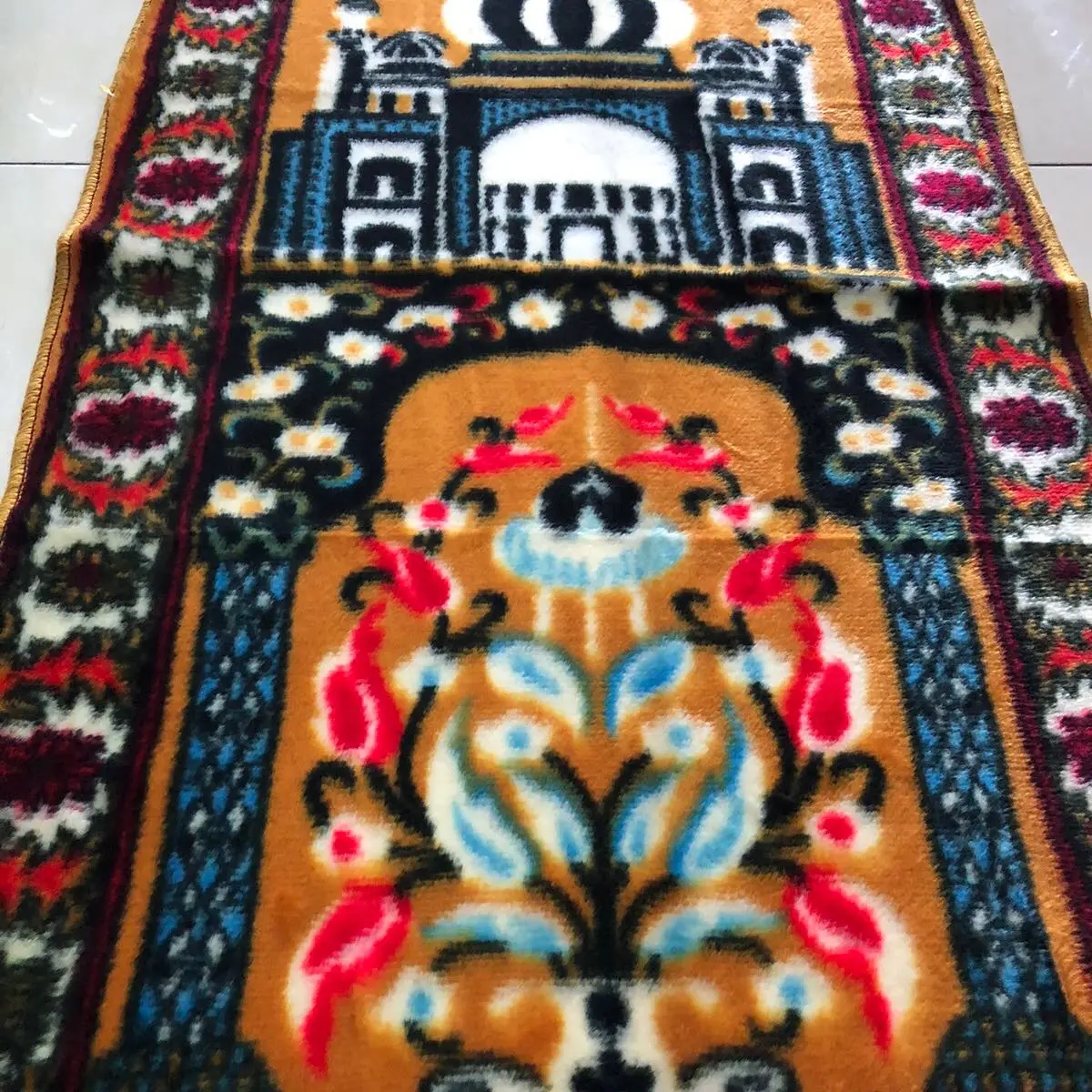 Sejadah masjidd renda -renda
