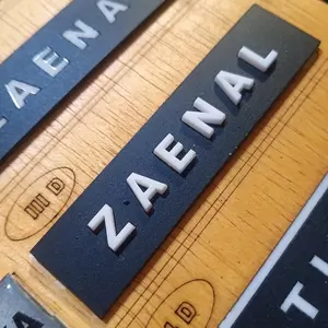 Nama dada dasar hitam tanpa list| nama dada huruf timbul