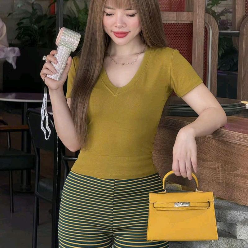 Set Cổ Tim Tay Cộc Chất Borip Thai Màu Dưa Cải Phối Quần Loe Sọc Ngang Đen Không Túi 40/60kg 1