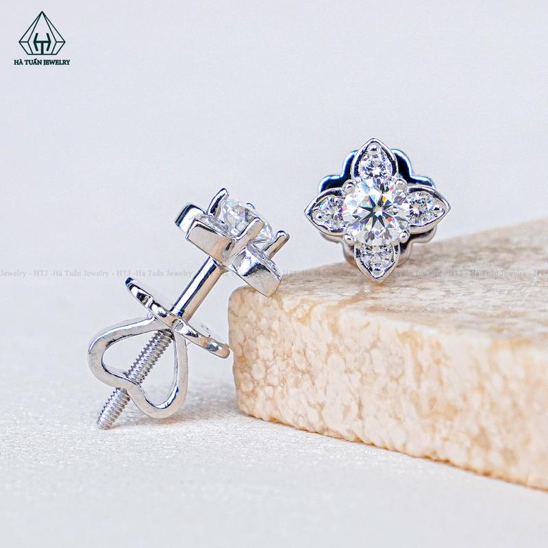 Hà Tuấn Jewelry Bông Tai Bạc 925 Xi Kim FULL MOISSANITE Viên Chủ 3.6mm EX147