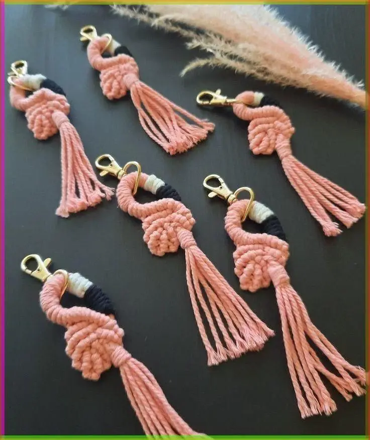 Macrame Keychain Flaminggo - Gantungan Kunci Macrame bentuk Flaminggo Gift Love Ganci