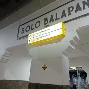 p plus Panci Elektrik Serbaguna Bebek kuning/Pancil Elektrik Multifungsi Anti Lengket Listrik Pancil Rice Cooker Panci Kukus Praktis Panci Anak Kos hitam kuning