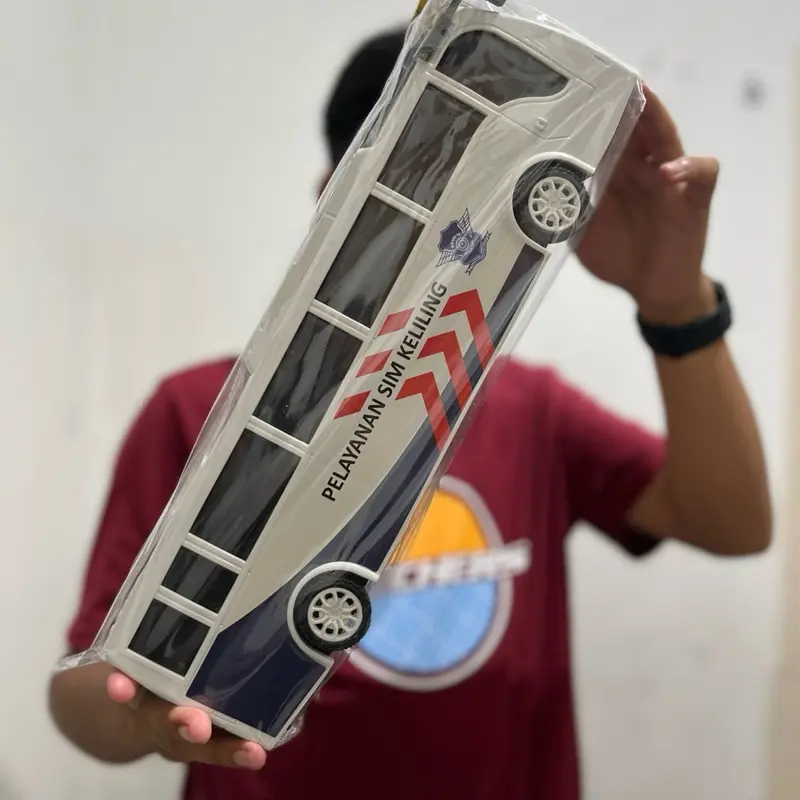 MAINAN ANAK MINIATUR BUSS