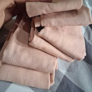 ( 6 PASANG ) KAOS KAKI JEMPOL MUSLIMAH / KAOS KAKI WANITA DEWASA 2 JARI WARNA CREAM TELAPAK HITAM BAHAN LEMBUT ELASTIS
