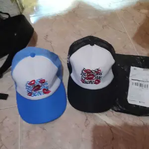 topi  baseball unisex BORDIR Trucker Red Lips  merah pria cocok untuk style  dengan desain unik dan nyaman FREE BORDIR NAMA