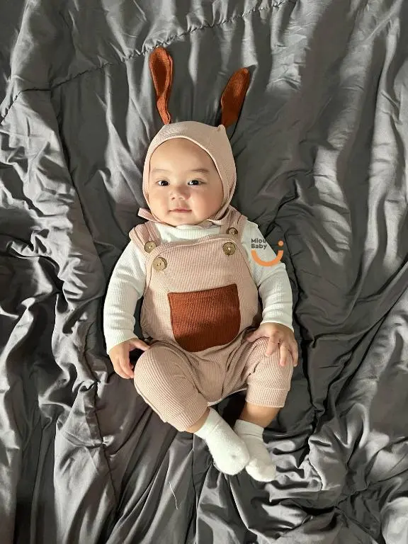 Mioubaby Overall Pocket Top Turtleneck Broken White / overall bayi / jumper bayi / jumpsuit bayi / playsuit bayi / romper anak / hadiah lahiran / baju anak perempuan / baju anak / waffle knit / baju anak / jumper anak / jumper bayi / jumpsuit bayi Newborn 4