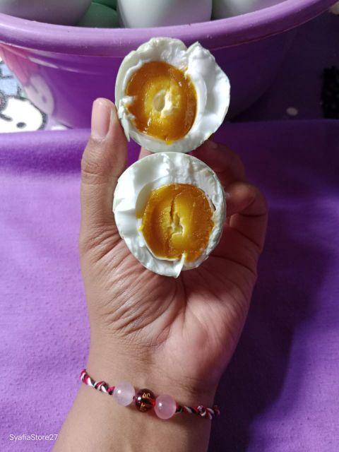 TELUR ASIN MASIR BERMINYAK ISI 10 BUTIR SUDAH MATANG SIAP SANTAP Balut Telor TELUR ASIN MASIR BERMINYAK ISI 10 BUTIR SUDAH MATANG SIAP SANTAP Balut Telor