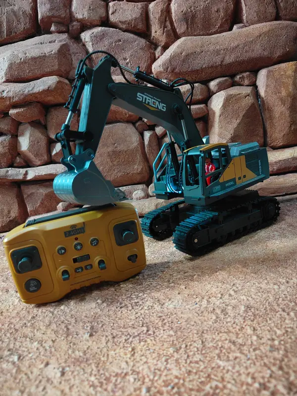 TTJ -  MAINAN REMOTE CONTROL EXCAVATOR JUMBO 16 CHANNEL SKALA 1:14  DENGAN EFEK ASAP LAMPU LED BATERAI CHARGER 3