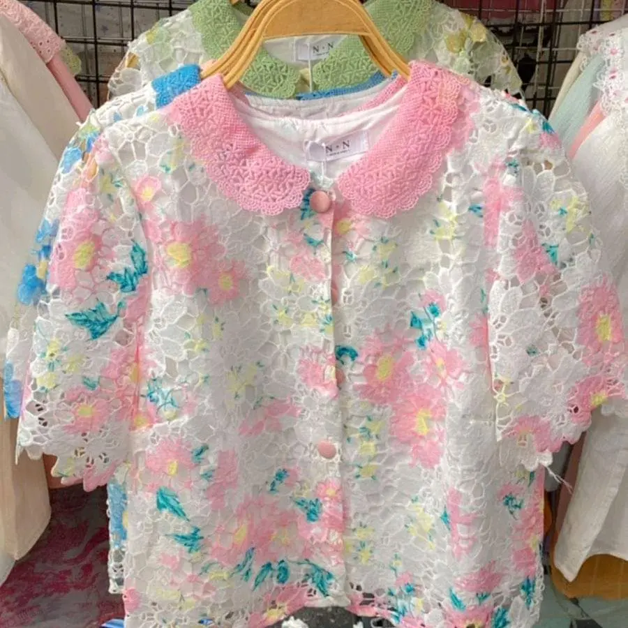Atasan Wanita Brokat Motif bunga brand N-N Bangkok