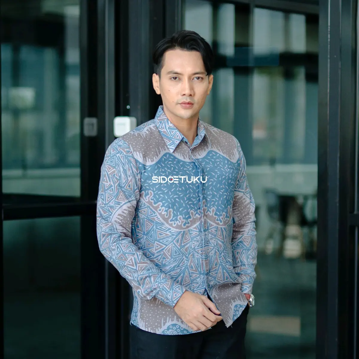 NAWASENA DOBY BLUE kemeja batik pria lengan panjang slimfit modern