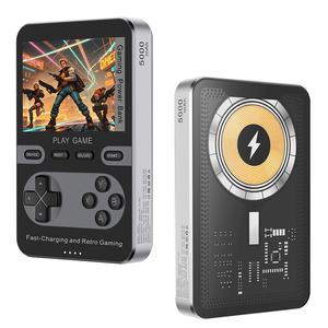 2-in-1 レトロ携帯型ゲーム機 + 5000mAh 磁気ワイヤレスモバイルバッテリー、旅行やゲームに最適なポータブルゲーム機、急速充電対応