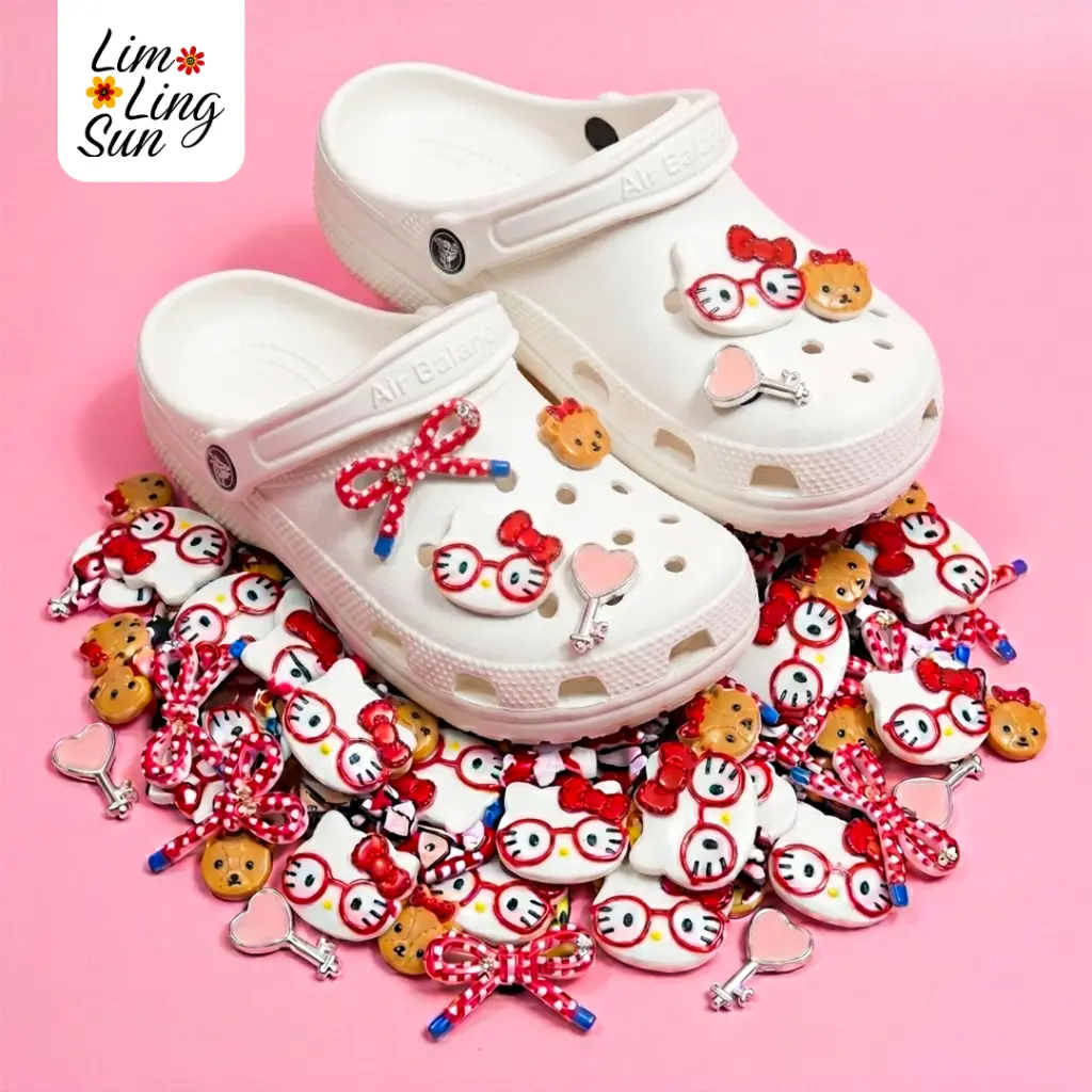 Jibbitz Hello Kitty Pin Sandal Lucu Karakter Sanrio Pita Merah Kunci Heart