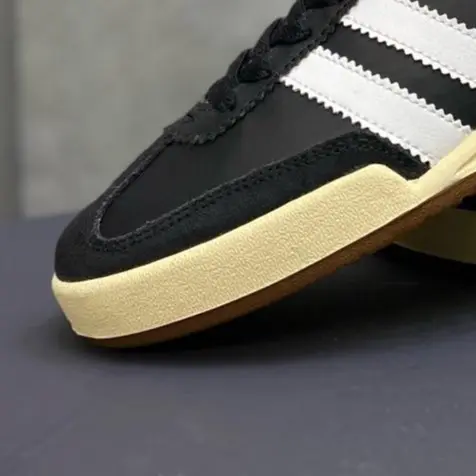 ETALASE 07 SNEAKERS JINS HITAM LIS PUTIH