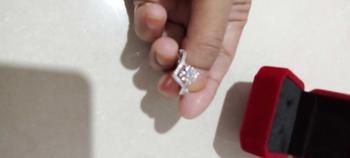 Product Review of OS2-R29 Cincin Wanita Permata Shiny Jewelry Garansi 1 Tahun Free Box COD Perhiasan Aksesoris Gift Anniversary Pacar Pasangan Cewek Cewe Kado Istri Ulang tahun Anti Karat Luntur High Quality Grade VVS1 5A Original Store R29 from m**a 1