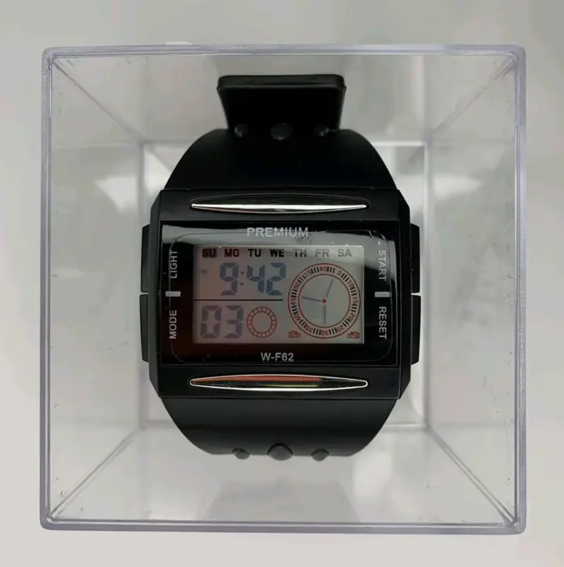 100 % Original Jam Tangan Lasika Bentuk / Body Kotak Anti Air watchh { dapat box , baterai cadangan + gelang } 1