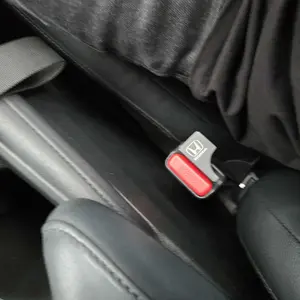 Safety Seat Belt Buckle Alarm Buzzer Stopper Colokan Seatbelt Mobil / Penutup Lubang Seatbelt