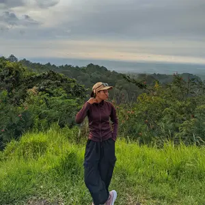 GAYAJUGA Jaket Olahraga Wanita Lengan Panjang Anyi UV Baju Gym Sport Outdoor Abu Scuba Quick Dry Thumb Holes Zipper Comfortable Breathable High Quality