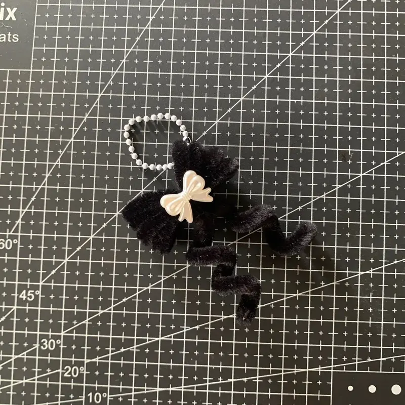 Gantungan Kunci(key chain) Pita dari Kawat Bulu | Ganci inisial 3