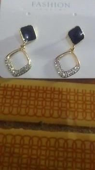 Product Review of Minzo Anting Korea Perempuan Imitasi Dewasa Motif Kotak Hitam Earrings Aksesoris Perhiasan Wanita Elegan from M**H U** B**R 0