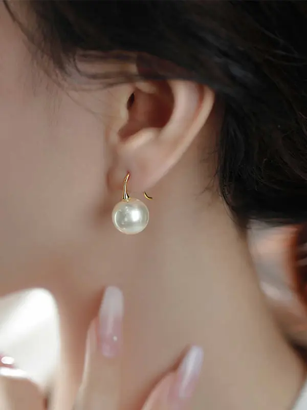 Anting Mutiara Perancis Anting Kelas Atas 2024 Anting Kait Telinga Desain Ceruk Mewah Ringan Gaya Laris Baru 2