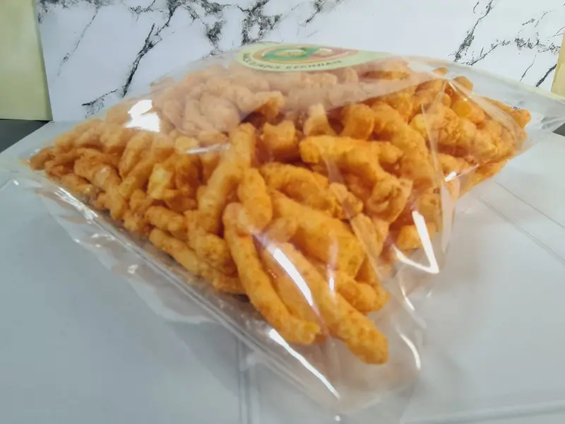 TWIST-TWIST RASA JAGUNG BAKAR 250gr RASANYA BIKIN  MUTER Cemilan Makanan Keripik Pedas Kering 2
