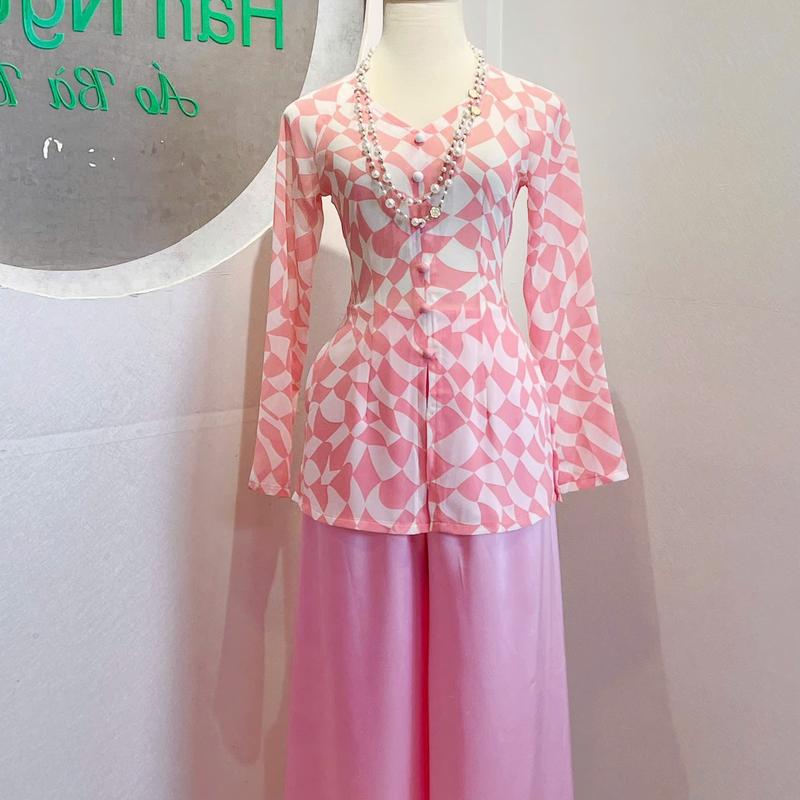 Hân Nguyễn Áo Bà Ba -B.A164 - Áo Bà Ba Voan Hoa   CHIFFON   Cổ Tim Dây Kéo Nút Bọc Nụ Tay Dài   QUẦN NGỌC TRAI   