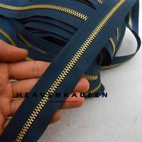 Gambar Resleting Zipper Longchain Type Gigi Besi No 5 Warna Kain Biru Navy Dongker - Gold Emas Harga Per Meter - navy-gold dari Heaven Kaufen Kota Malang 5 Tokopedia