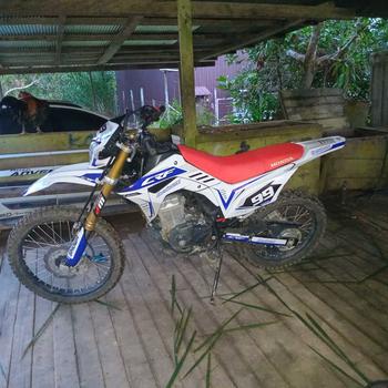 Product Review of DECAL HONDA CRF 150L PUTIH SUPERMOTO FULL BODY KEREN MINIMALIS SIMPLE MURAH TERBARU VIRAL- CRF GANK PUTIH 060 Motor from H**e b**a 0