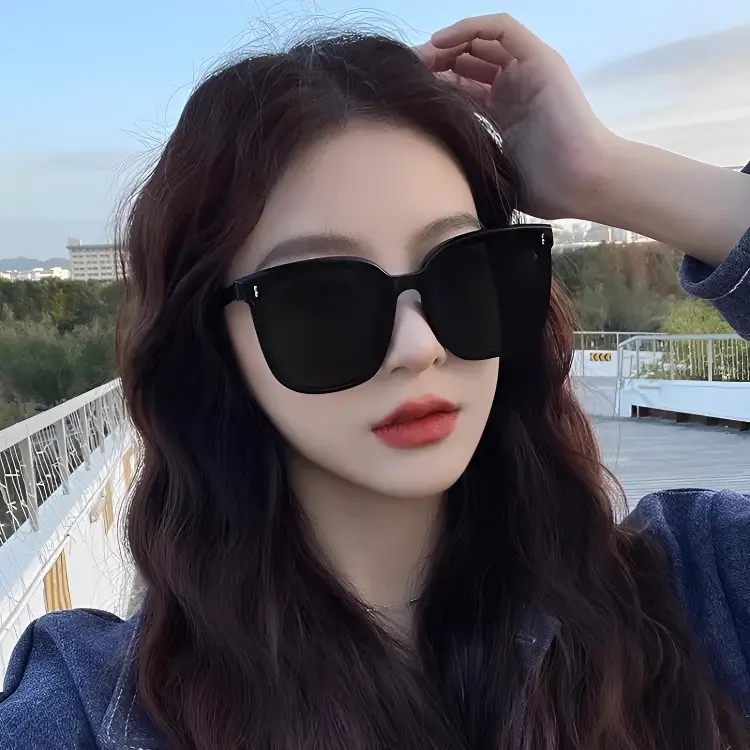 NEW Kacamata Fashion Metal Lensa Oval Anti-UV Protection Premium 2023 Kacamata Hitam Oval Logam Bingkai Kecil Fashion Wanita Pria