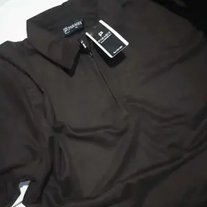 Kaos Polo Zipper Cowok Kekinian – Look Clean & Maskulin Polo Shirt Zipper Pria Basic Elegant – Cocok Casual & Semi Formal