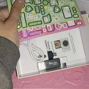 【Kado Hari Raya Kekinian】4K Digital Kamera Gaya Retro 68MP Portable CCD Retro Kamera Digital Vintage 2.4 inch 8X Zoom Compact Small Camera 180 Flip Screen Video Camcorder for Teens Adult Beginner【Gift stickers】Hadiah Lebaran Layar Foto V380 Smart