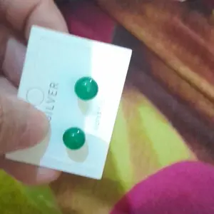 Anting-anting stud perak sterling S925 dengan batu chalcedony yang elegan