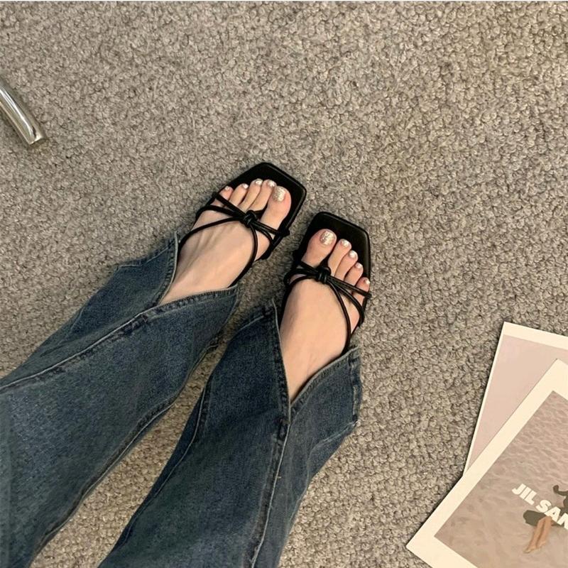 Shoeponic ARA - Trend 2025 Sandal Wanita Comfort Alas Sol Premium Sandal Flat Hitam Dan Silver 1