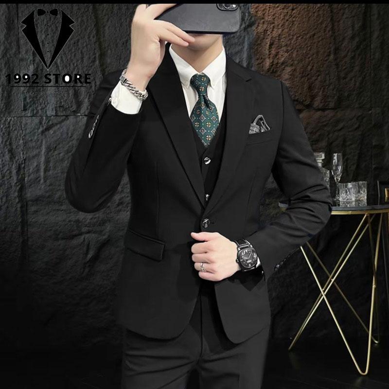 Bộ Vest Nam Lịch Lãm Sang Trọng Kèm Theo Áo GhiLê màu Đen, Form dáng thanh niên trẻ trung năng động Menswear