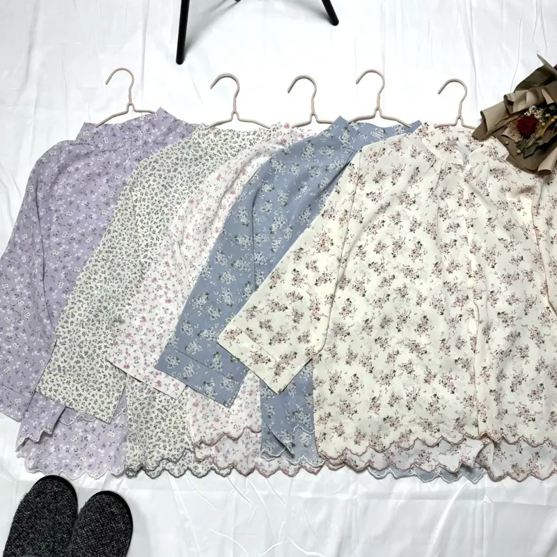 NEW ARRIVALS INTAN FLORAL SULAM TOP