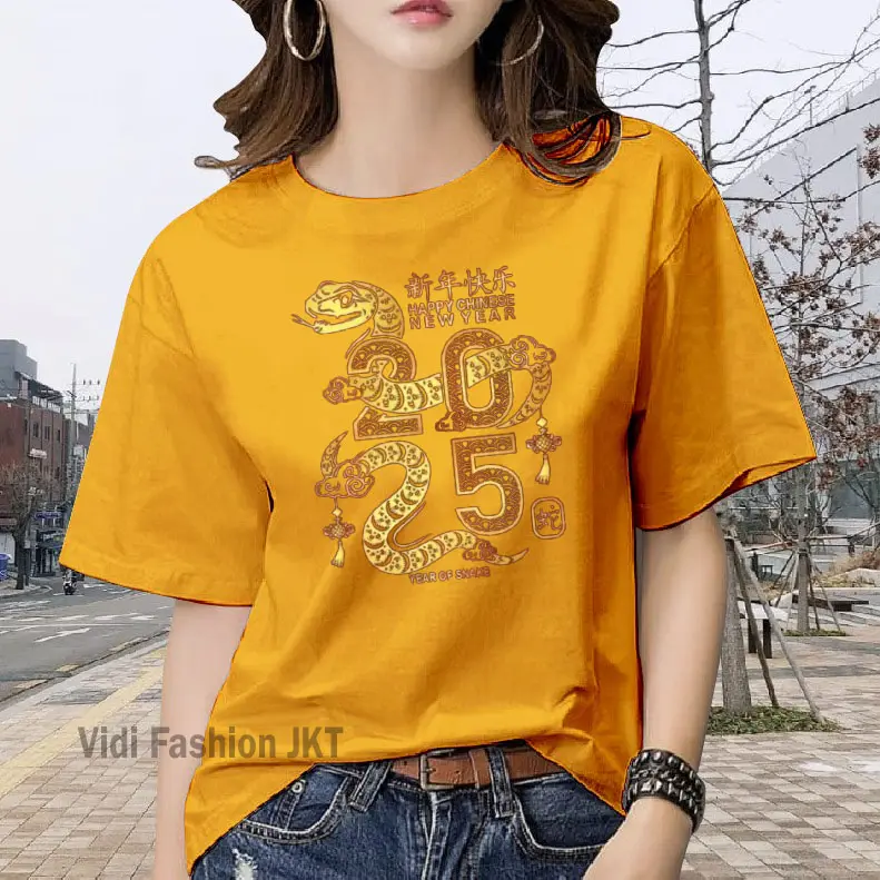 KAOS IMLEK SHIO ULAR 2025 / BELI 3 GRATIS HEADSET EXTRA BAS / KAOS GONG XI FA CAI 2025 SHIO ULAR / KAOS WANITA / KAOS PRIA / KAOS DISTRO / KAOS WANITA KEKINIAN / KAOS OBLONG / BLUS / T-SHIRT / KAOS WANITA DEWASA / KAOS KATUN COMBED BAHAN ADEM BAHAN TEBAL 5
