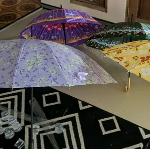 Payung jumbo dan tanggung random