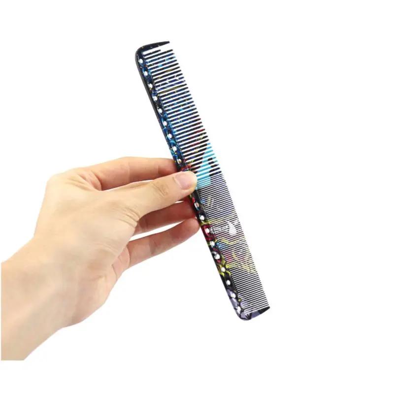 chuyên gia thời trang cắt tóc của thợ cắt tóc salon chải tóc
