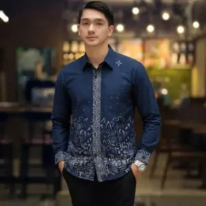 Kemeja Batik Pria Lengan Panjang Baju Katun Motif Elegan untuk Tampilan Modern