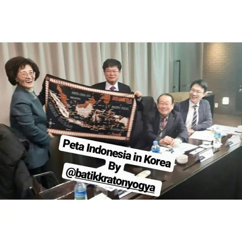 Taplak Meja/Hiasan Dinding Batik Peta Indonesia 1