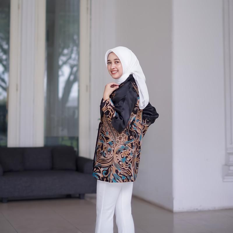 Blazer Batik Wanita Lapis Trikot Motif Yucca - Atasan Kerja Batik Wanita 2
