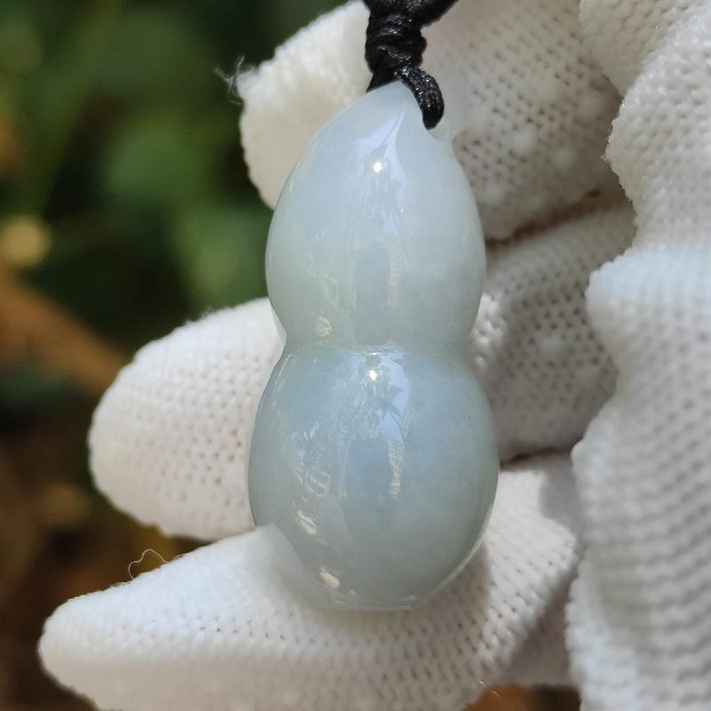 Kopitiam Blessing Natural Type A Jadeite Gourd Pendant (Sku: pendant437) 7