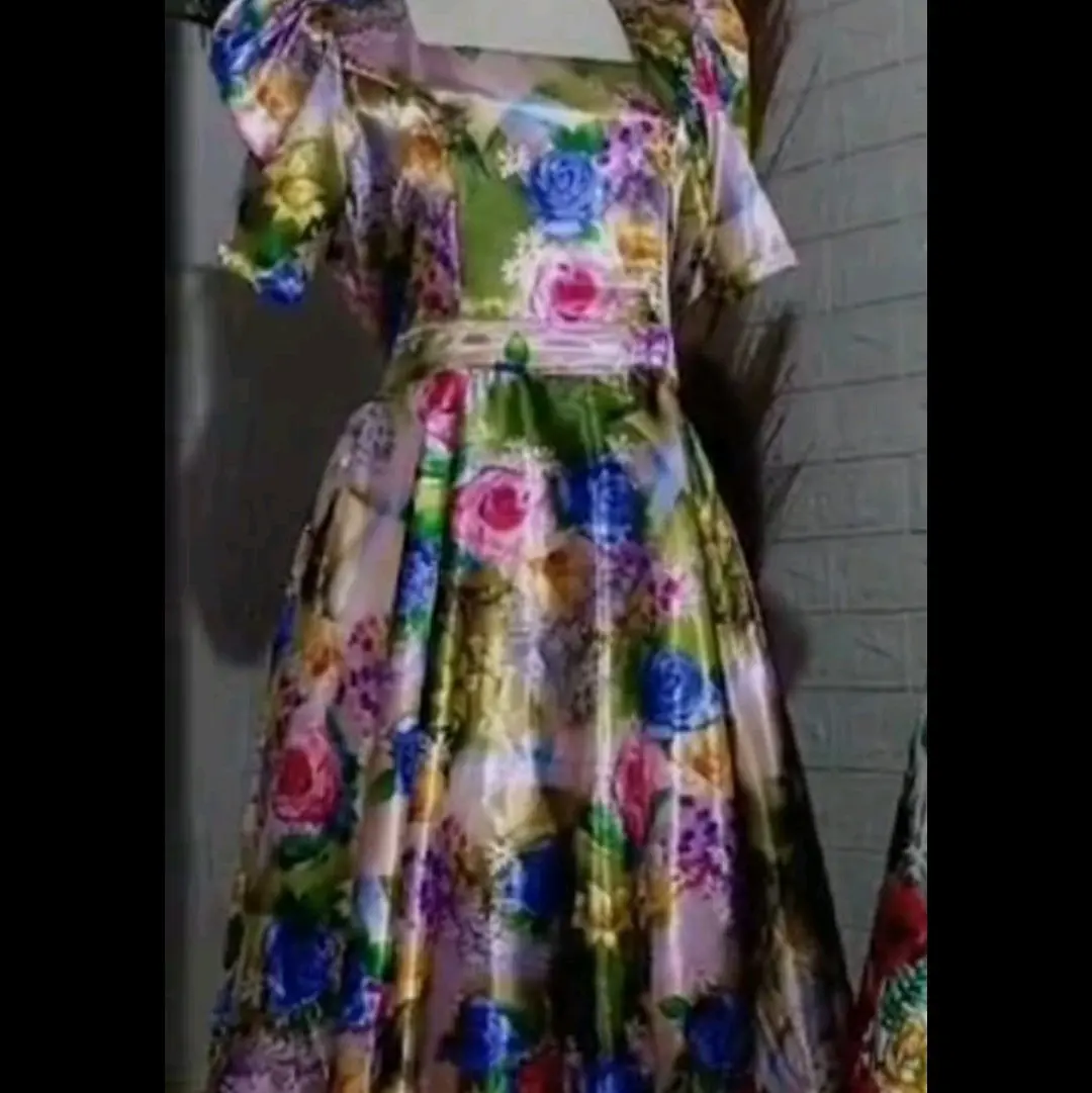 Dress cantik vintage bunga bunga cantik Wanita