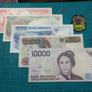 PAKET UANG kertas KUNO murah ASLI indonesia tahun 90an,, isi 5 lembar sesuai foto. kondisi pernah beredar pada masanya, cocok untuk koleksi