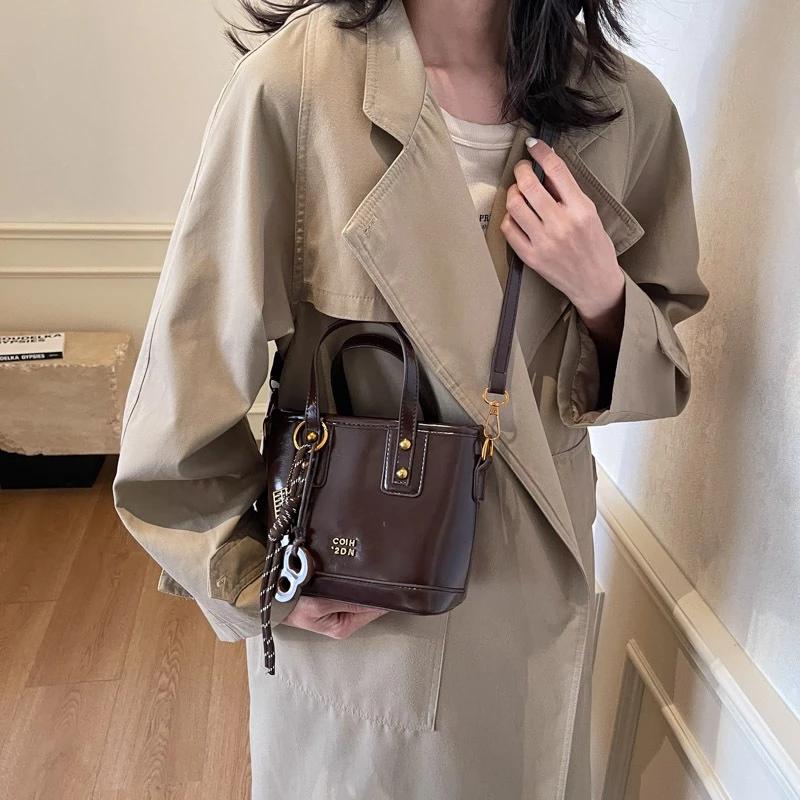 Túi Xách Nữ Da PU Bóng Cao Cấp – Phong Cách Retro Thời Thượng CUN746